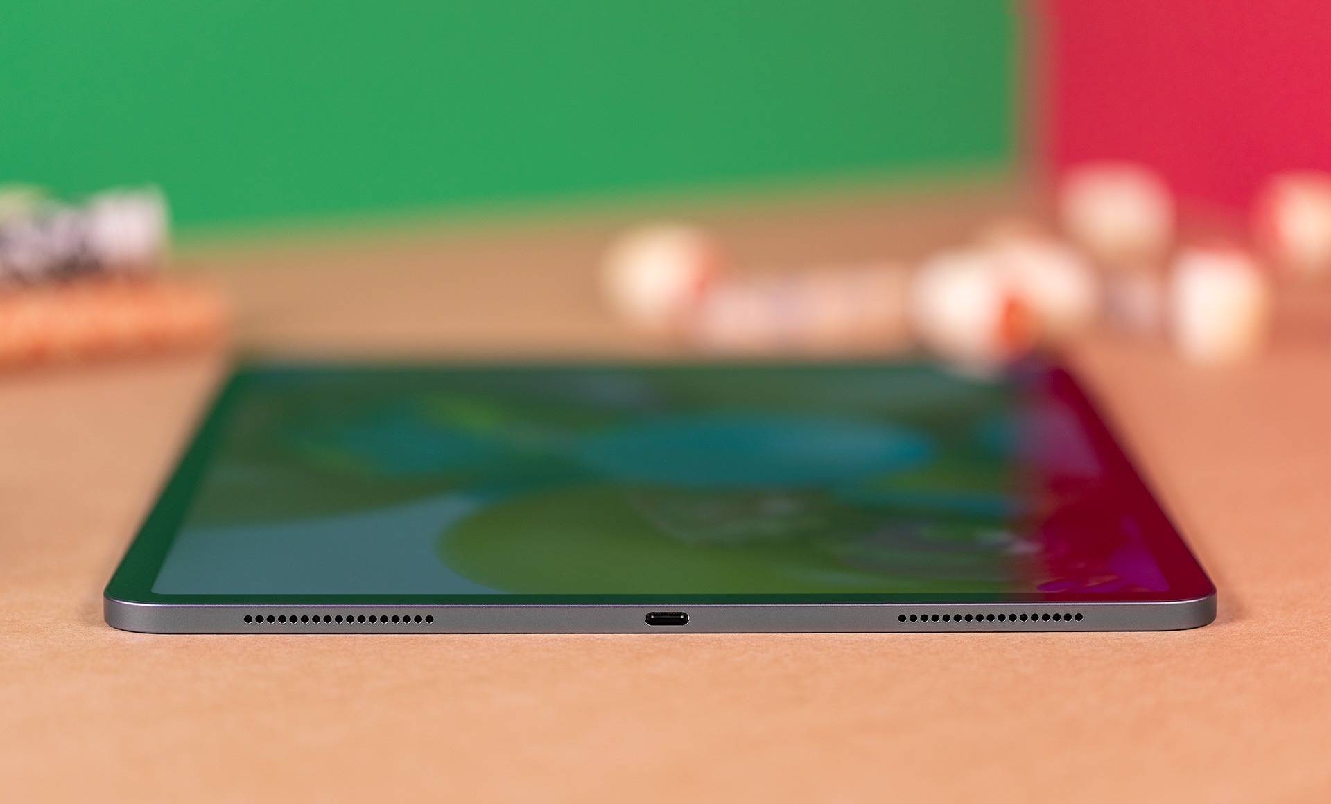 نقد و بررسی تخصصی iPad Pro 11 inch 2020 . درگاه تایپ سی در آیپد پرو 2020